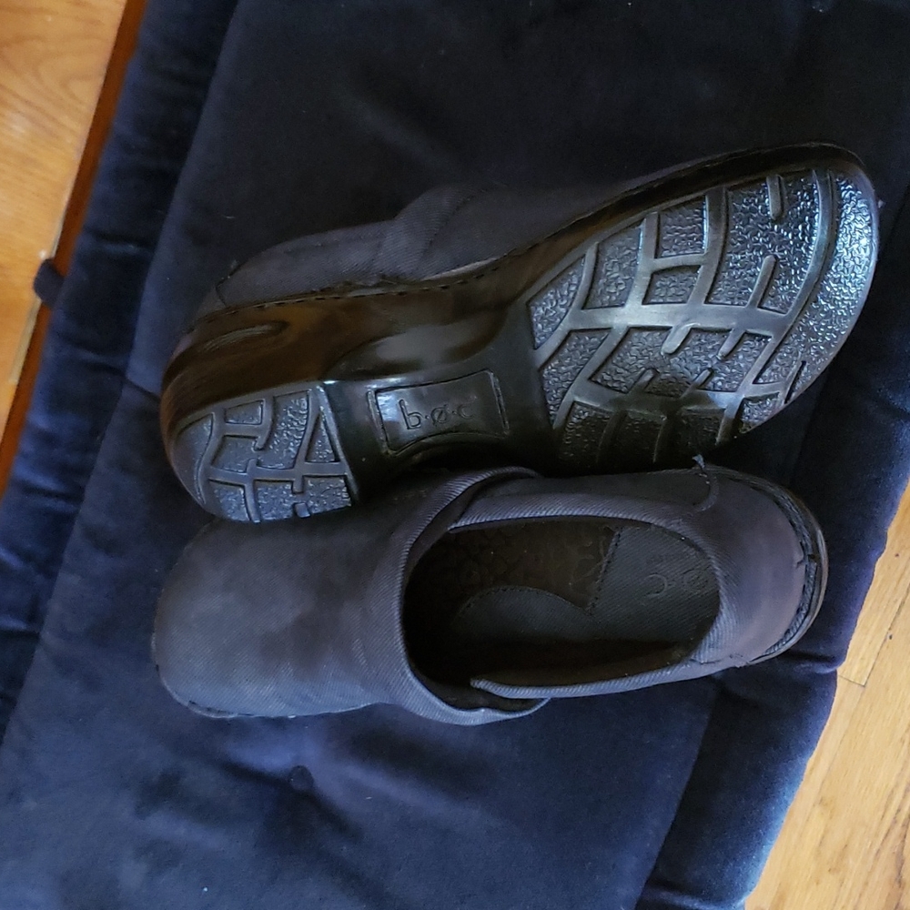 Navy denim like b.o.c shoes!! Size 8 womens